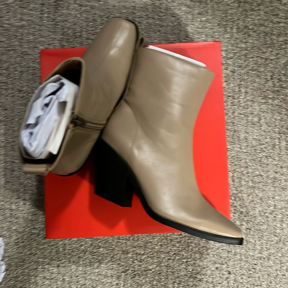 Beast Fashion Boots NIB